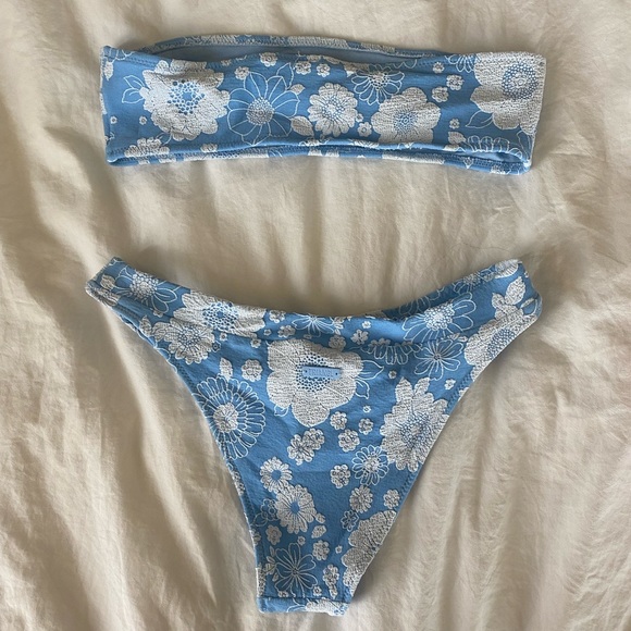 Triangl Selena Blue Floral Bandeau Bikini - Picture 2 of 4